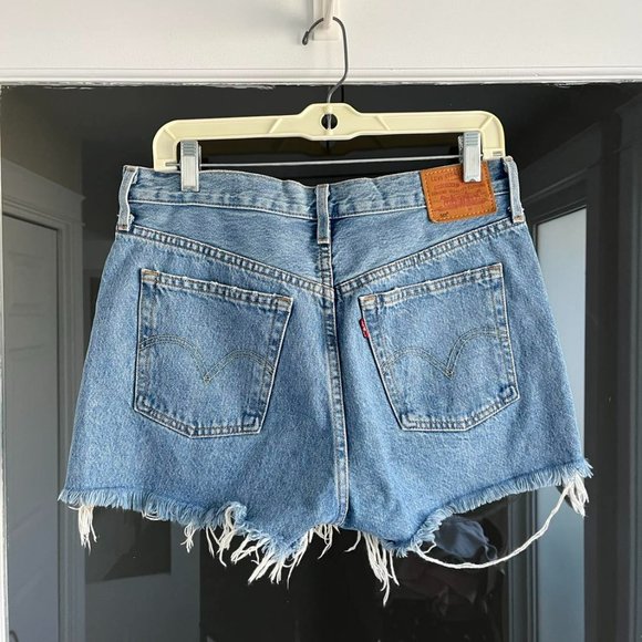 Aritzia Levi's 501 High Rise - Picture 4 of 4